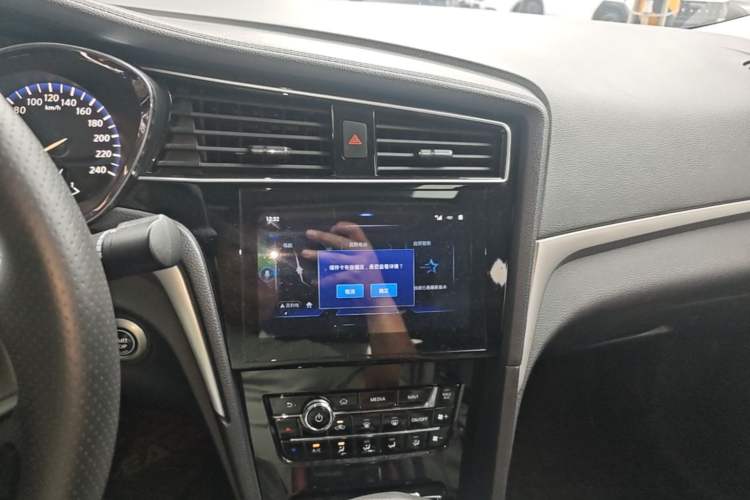 Used Venucia D60 2019 1.6L XL CVT SmartConnect Elite Edition (ISS) Audio And AC Panel