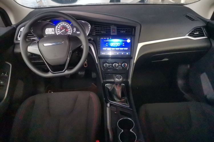 Used Venucia D60 2019 1.6L Entry Manual Fashion Edition Center Console