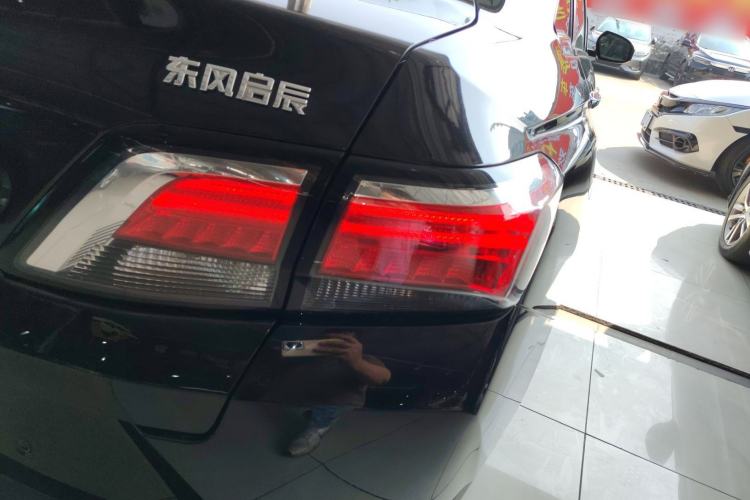 Used Venucia D60 2019 1.6L XL CVT SmartConnect Elite Edition (ISS) Exterior 3