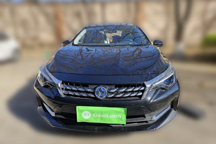 Used Venucia D60 2019 1.6L XL Manual SmartConnect Elite Edition Front