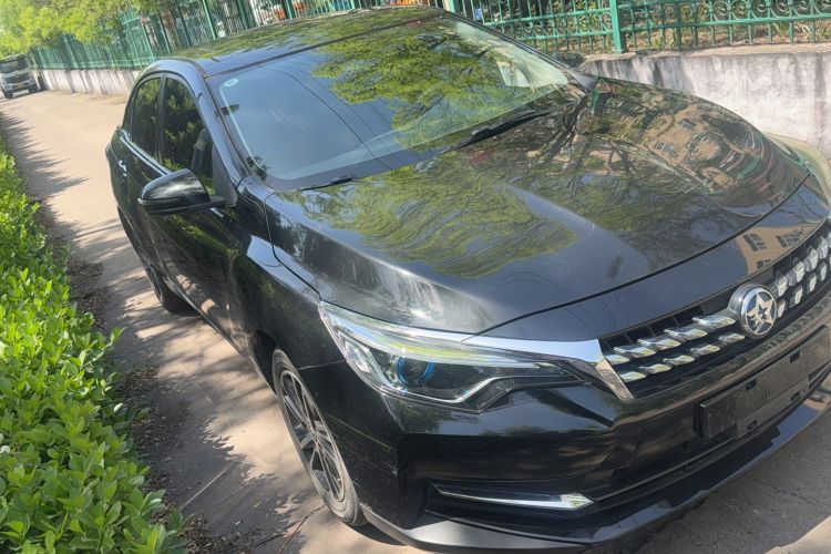 Used Venucia D60 2019 100 000 Glory 1.6L XL Manual Chenku Edition China VI Front Right 45 Deg