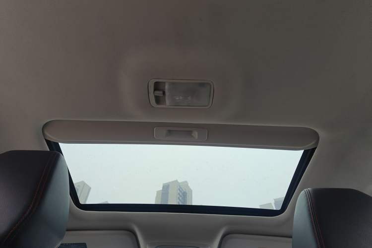 Used Venucia D60 2019 100 000 Honor 1.6L XL CVT Chenku Edition China VI Standard Headliner