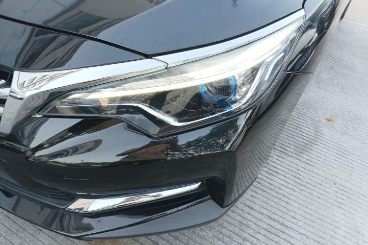 Used Venucia D60 2019 1.6L XL CVT Smart Connect Elite Edition Left Front Headlight