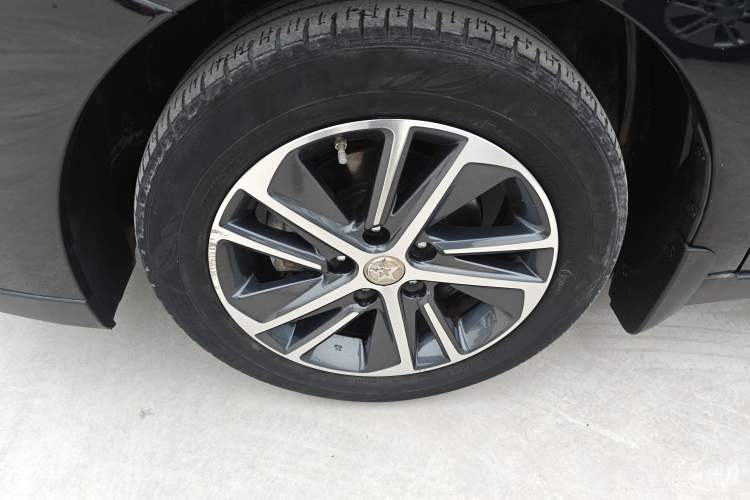 Used Venucia D60 2019 100 000 Honor 1.6L XL CVT Chenku Edition China VI Standard Left Front Wheel Hub