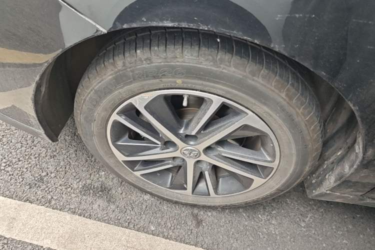 Used Venucia D60 2019 1.6L XL CVT SmartConnect Elite Edition (ISS) Left Front Wheel Hub