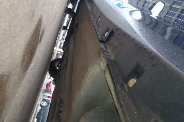 Used Venucia D60 2019 1.6L Entry Manual Fashion Edition Left Side Sill