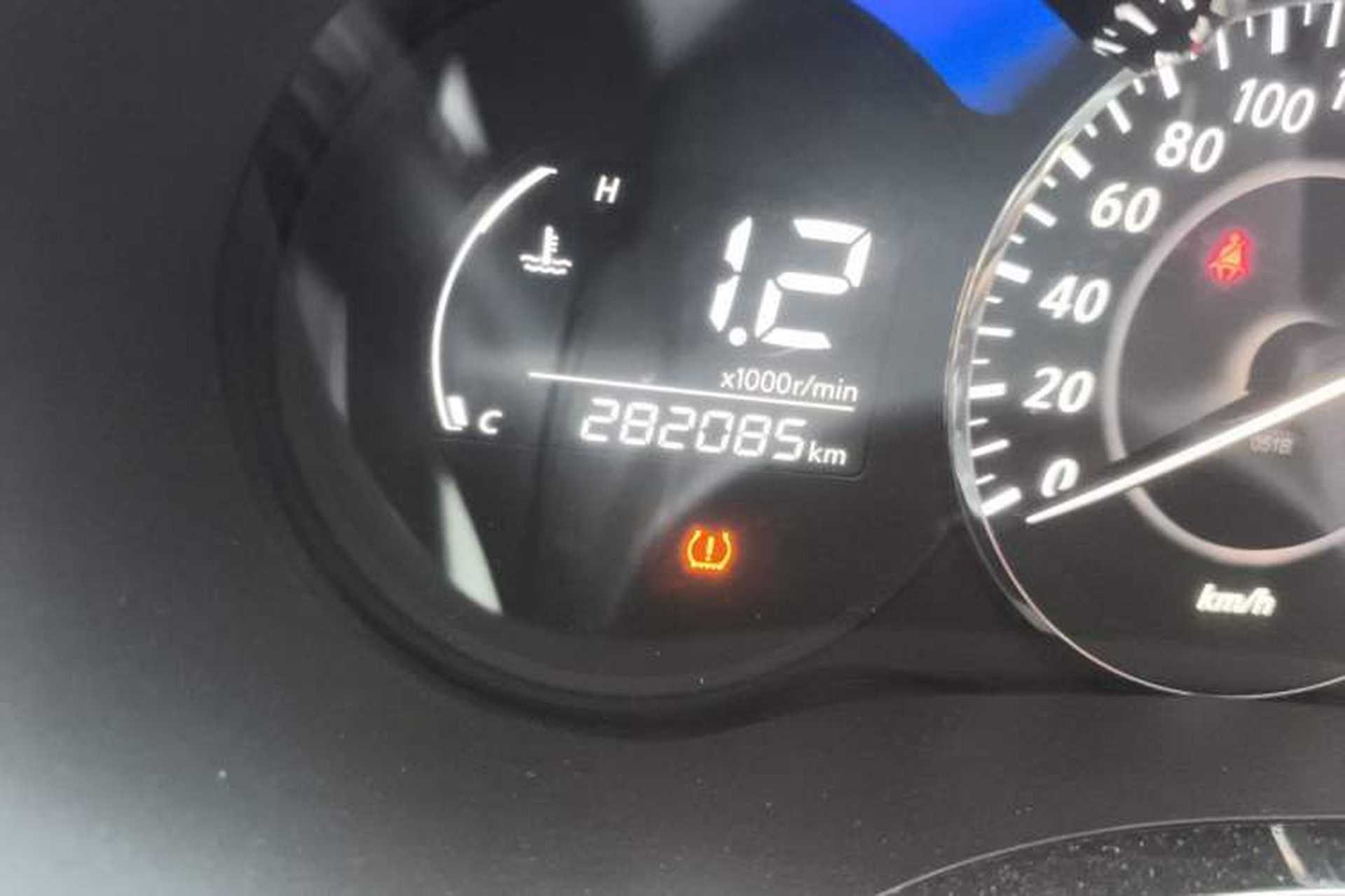 Used Venucia D60 2019 100 000 Glory 1.6L Entry Manual ChenShang Edition China VI Odometer Close Up