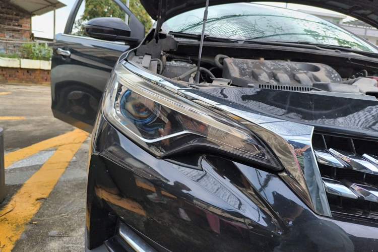 Used Venucia D60 2019 1.6L XL Manual SmartConnect Elite Edition Right Front Headlight
