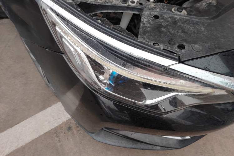 Used Venucia D60 2019 1.6L XL CVT Smart Connect Elite Edition Right Front Headlight