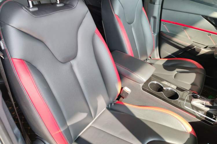 Used Venucia D60 2019 1.6L XL CVT SmartConnect Elite Edition (ISS) Right Front Seat