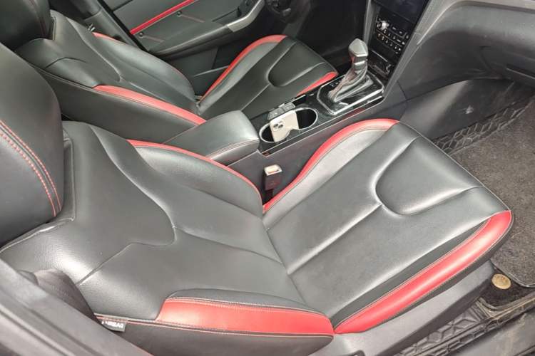 Used Venucia D60 2019 1.6L XL CVT SmartConnect Elite Edition (ISS) Right Front Seat