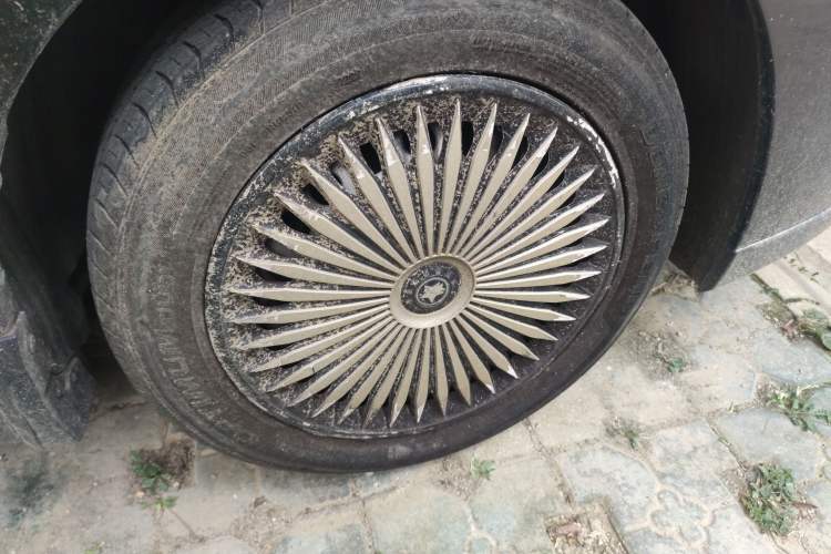 Used Venucia D60 2019 1.6L Entry Manual Fashion Edition Right Front Wheel Hub