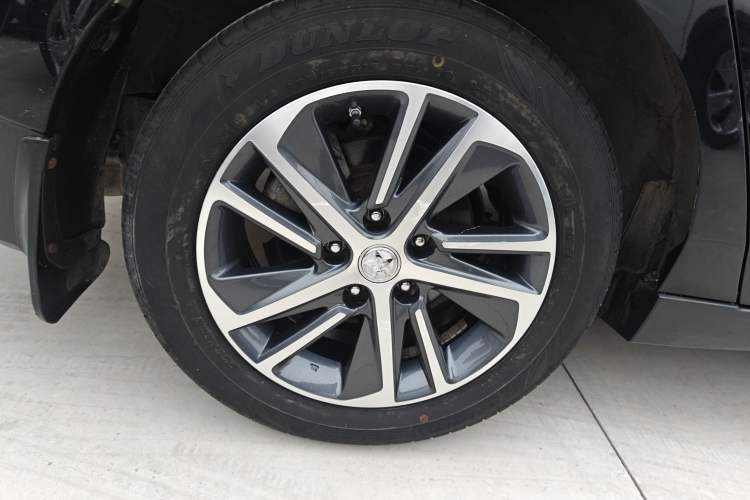 Used Venucia D60 2019 100 000 Honor 1.6L XL CVT Chenku Edition China VI Standard Right Rear Wheel Hub