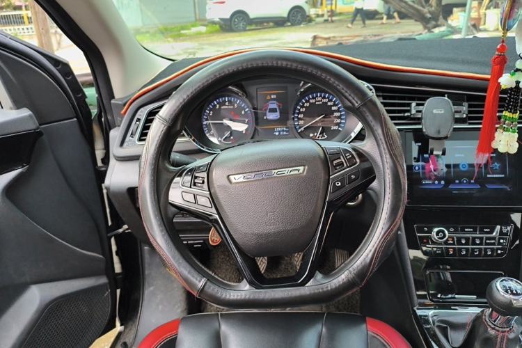 Used Venucia D60 2019 1.6L XL Manual SmartConnect Elite Edition Steering Wheel
