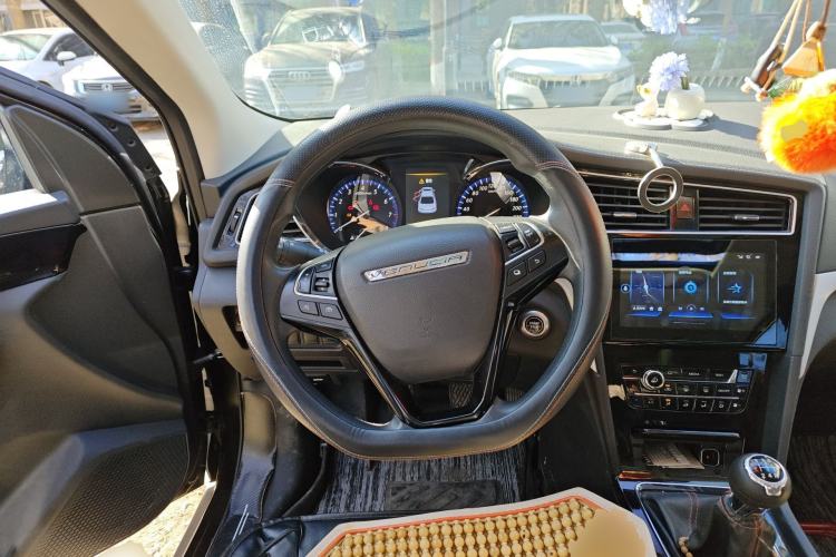 Used Venucia D60 2019 1.6L XL Manual SmartConnect Elite Edition Steering Wheel