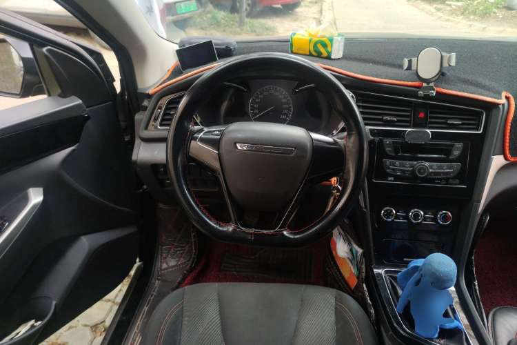 Used Venucia D60 2019 1.6L Entry Manual Fashion Edition Steering Wheel