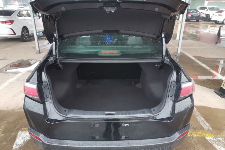 Used Venucia D60 2019 1.6L Entry Manual Fashion Edition Trunk