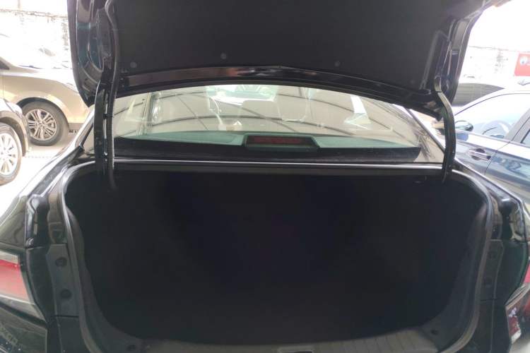 Used Venucia D60 2019 1.6L XL CVT SmartConnect Elite Edition (ISS) Trunk