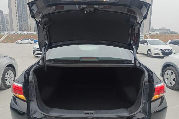 Used Venucia D60 2019 100 000 Honor 1.6L XL CVT Chenku Edition China VI Standard Trunk