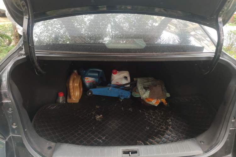 Used Venucia D60 2019 1.6L Entry Manual Fashion Edition Trunk