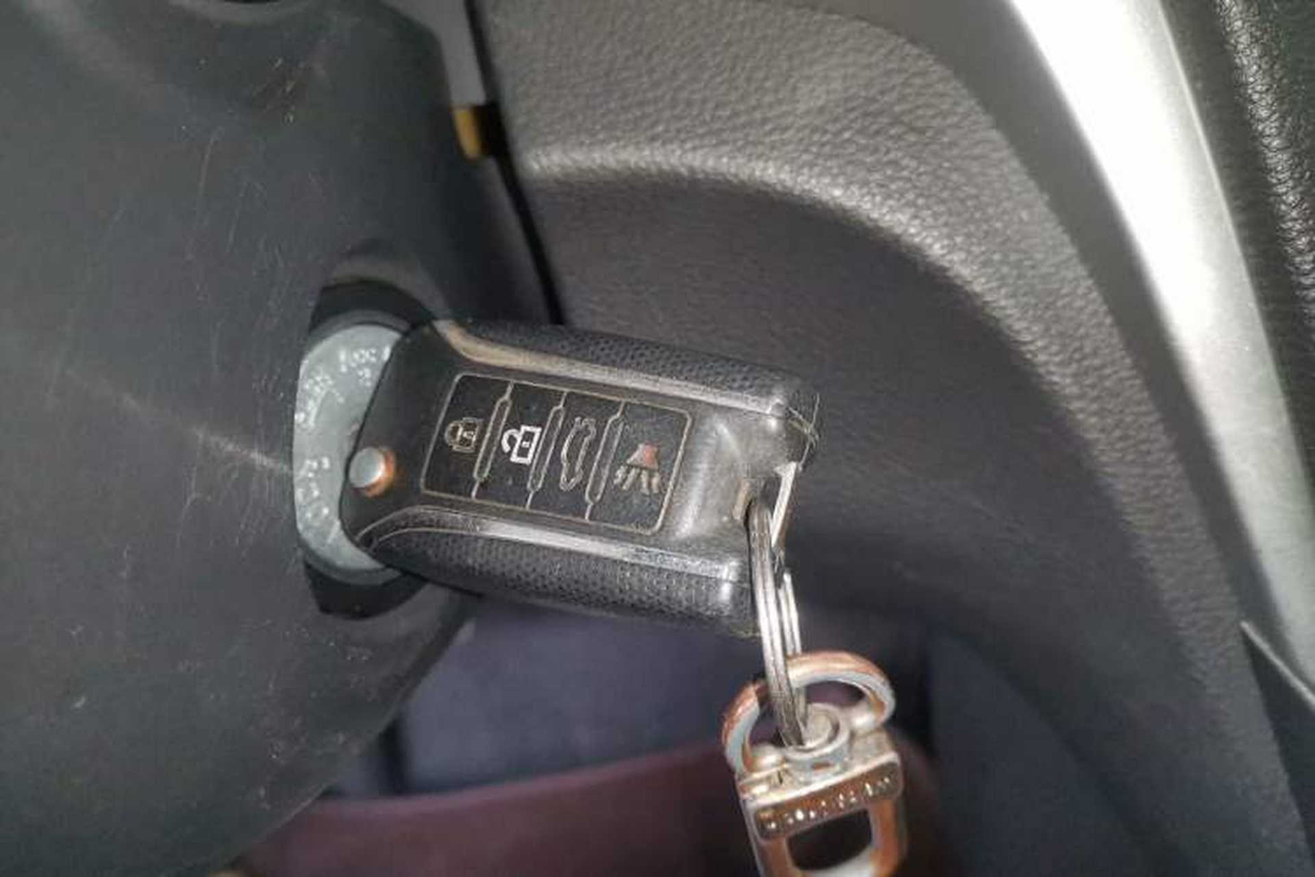 Used Venucia D60 2019 1.6L Entry Manual Fashion Edition Vehicle Key