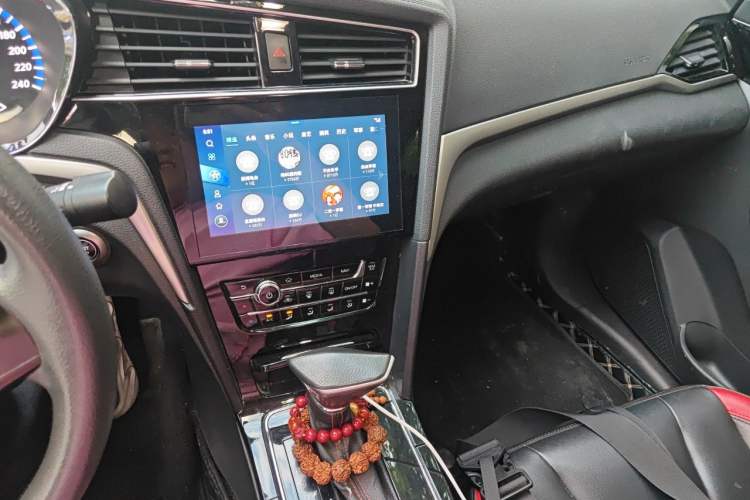 Used Venucia D60 2019 100 000 Honor 1.6L XL CVT Chenku Edition China VI Standard Audio And AC Panel