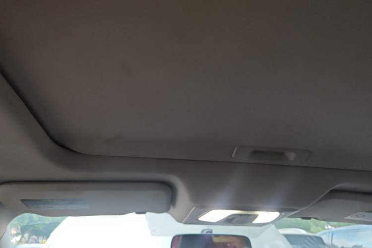 Used Venucia D60 2019 100 000 Honor 1.6L XL CVT Chenku Edition China VI Standard Headliner