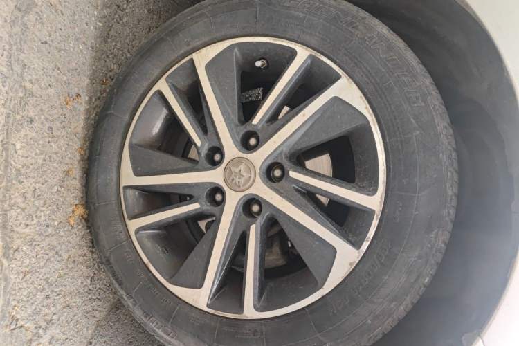 Used Venucia D60 2019 100 000 Honor 1.6L XL CVT Chenku Edition China VI Standard Right Front Wheel Hub
