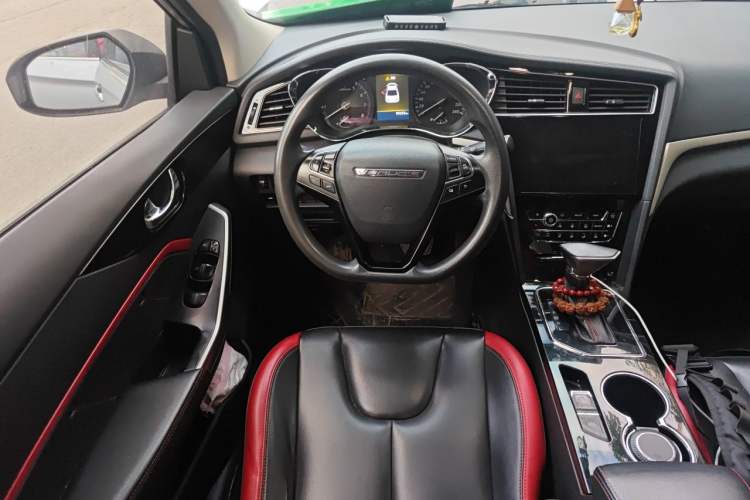 Used Venucia D60 2019 100 000 Honor 1.6L XL CVT Chenku Edition China VI Standard Steering Wheel