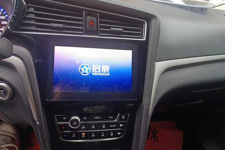 Used Venucia D60 2019 100 000 Honor 1.6L XL CVT Chenku Edition China VI Standard Audio And AC Panel