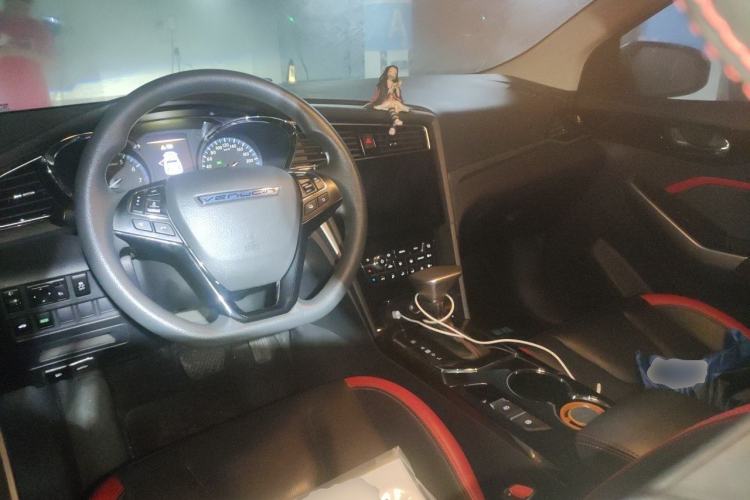 Used Venucia D60 2019 100 000 Honor 1.6L XL CVT Chenku Edition China V Standard Center Console