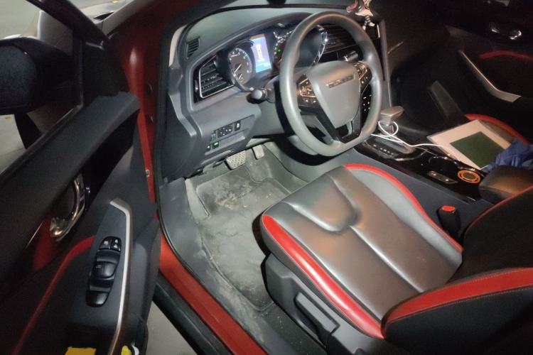 Used Venucia D60 2019 100 000 Honor 1.6L XL CVT Chenku Edition China V Standard Driver Seat