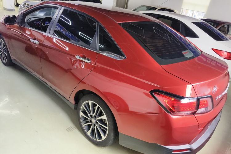 Used Venucia D60 2019 100 000-Yuan Glory 1.6L XV CVT Chenyue Edition China VI Standard Exterior 2