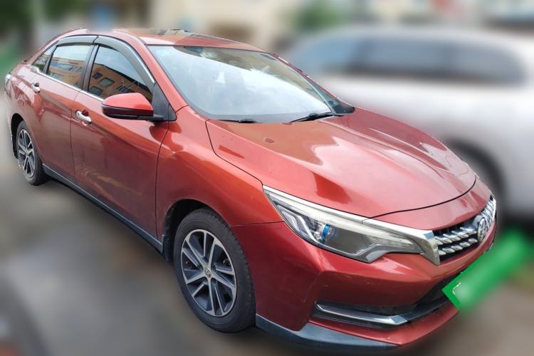Used Venucia D60 2019 1.6L XL CVT Smart Connect Elite Edition Front Right 45 Deg