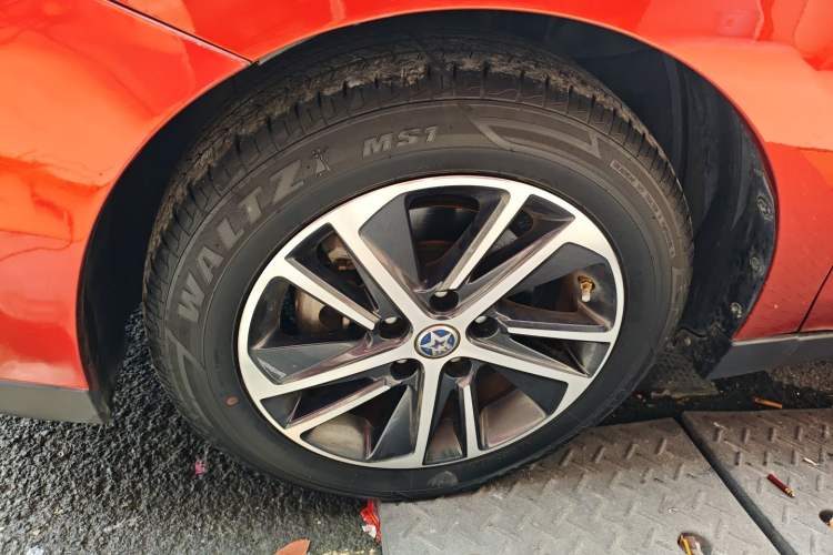 Used Venucia D60 2019 1.6L XL CVT SmartConnect Elite Edition (ISS) Left Front Wheel Hub