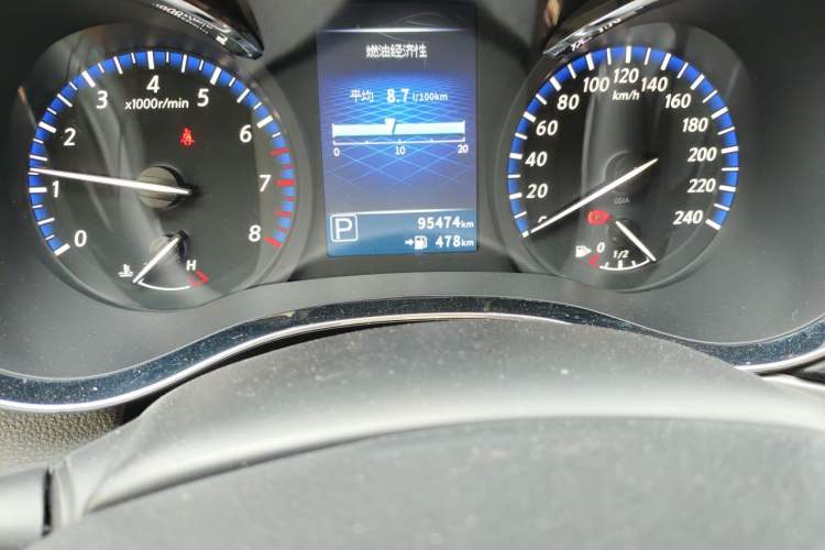 Used Venucia D60 2019 1.6L XL CVT Smart Connect Elite Edition Odometer Close Up