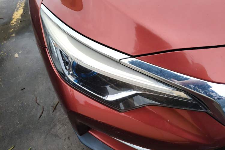 Used Venucia D60 2019 1.6L XL CVT Smart Connect Elite Edition Right Front Headlight