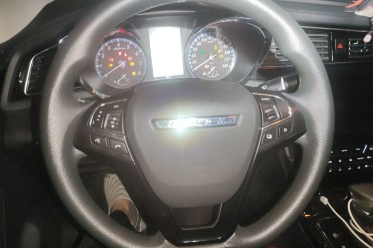 Used Venucia D60 2019 100 000 Honor 1.6L XL CVT Chenku Edition China V Standard Steering Wheel