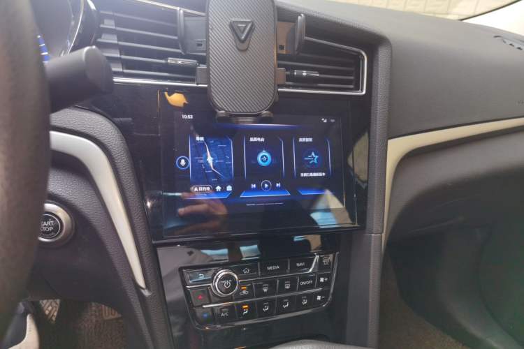 Used Venucia D60 2019 1.6L XL CVT Smart Connect Elite Edition Audio And AC Panel