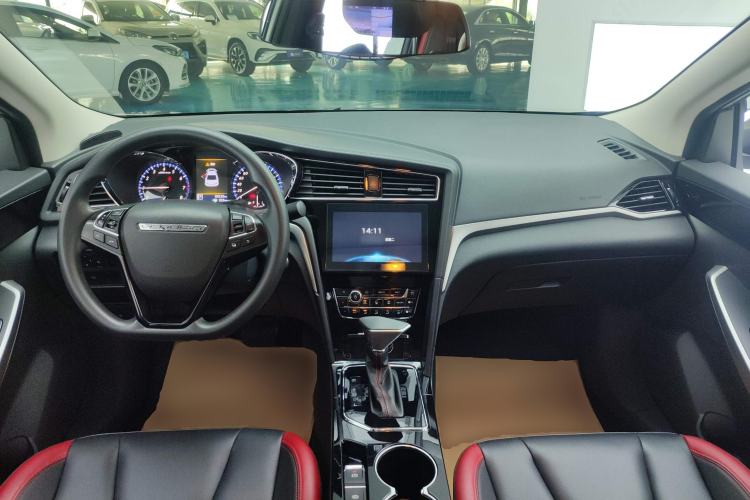 Used Venucia D60 2019 100 000 Honor 1.6L XL CVT Chenku Edition China VI Standard Center Console