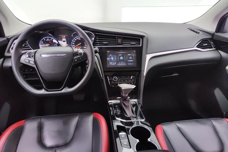 Used Venucia D60 2019 100 000 Honor 1.6L XL CVT Chenku Edition China VI Standard Center Console