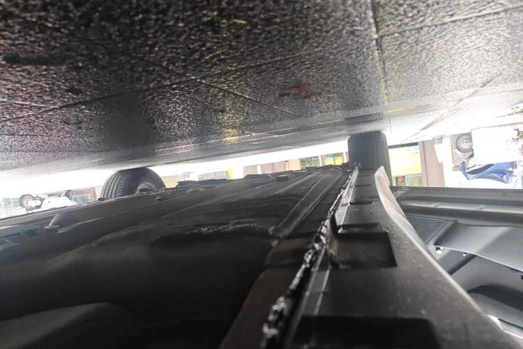 Used Venucia D60 2019 100 000 Honor 1.6L XL CVT Chenku Edition China VI Standard Chassis Rear Left