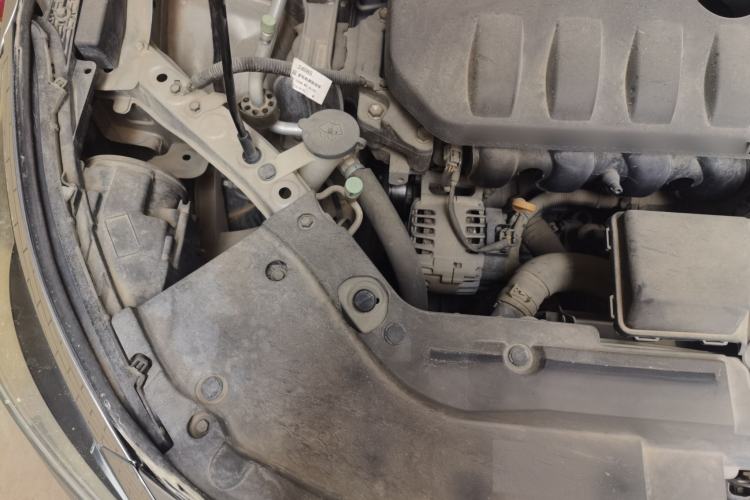 Used Venucia D60 2019 1.6L XL CVT Smart Connect Elite Edition Engine Bay Right