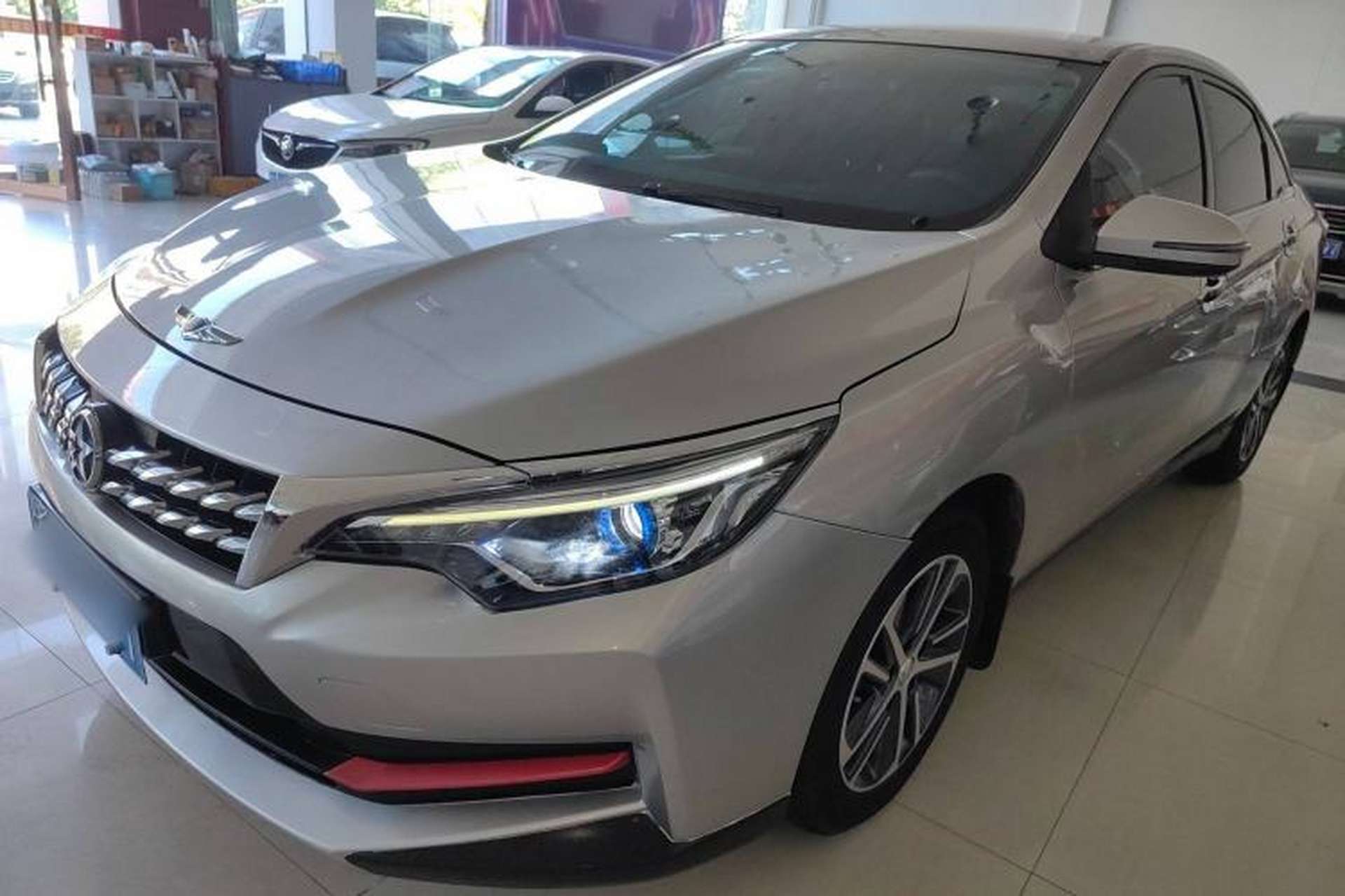 Used Venucia D60 2019 100 000 Honor 1.6L XL CVT Chenku Edition China VI Standard Front Left 45 Deg