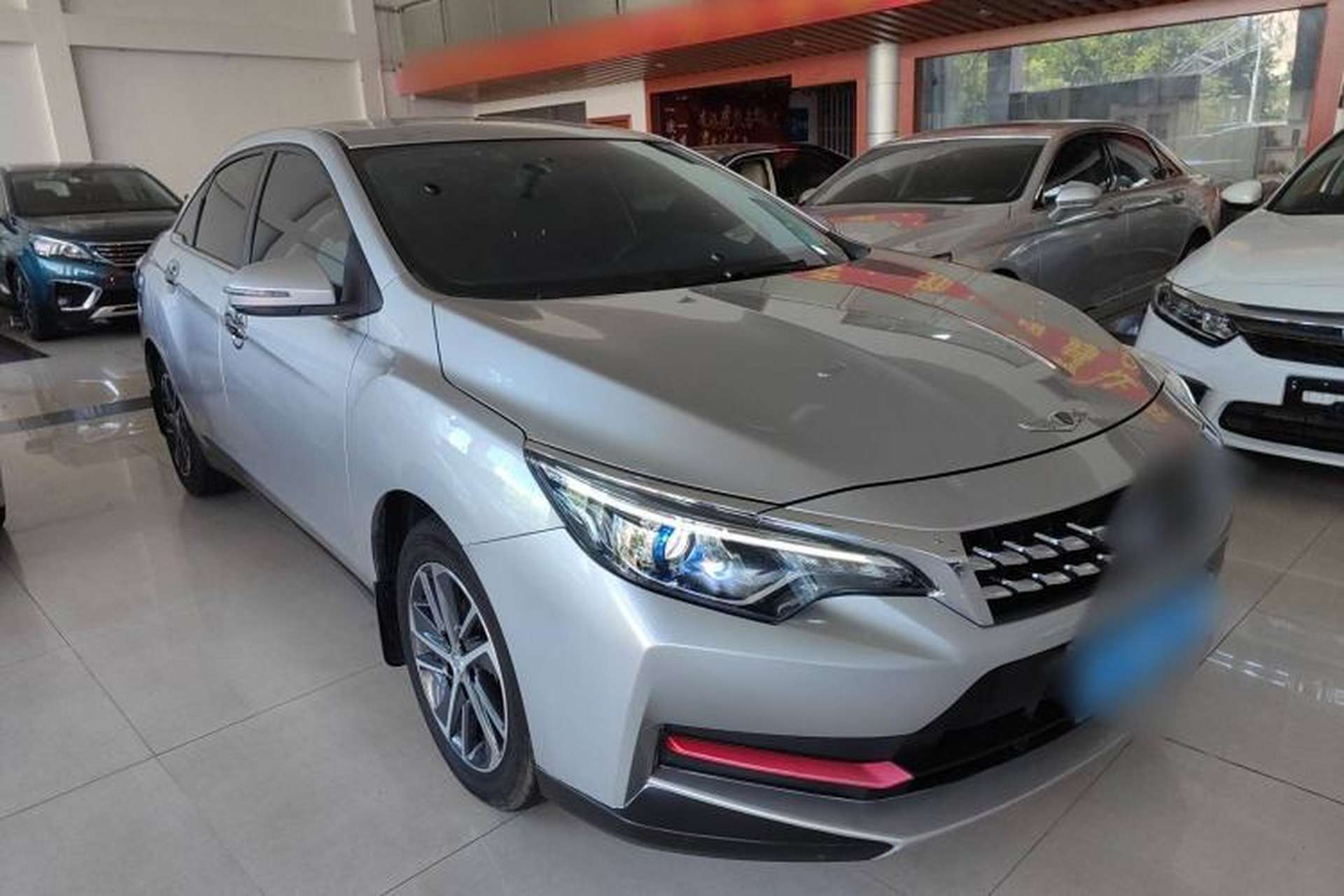 Used Venucia D60 2019 100 000 Honor 1.6L XL CVT Chenku Edition China VI Standard Front Right 45 Deg