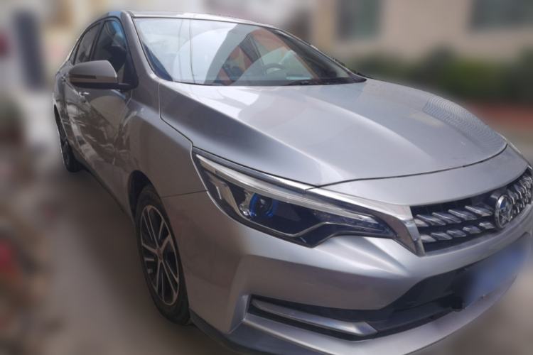 Used Venucia D60 2019 1.6L XL CVT Smart Connect Elite Edition Front Right 45 Deg