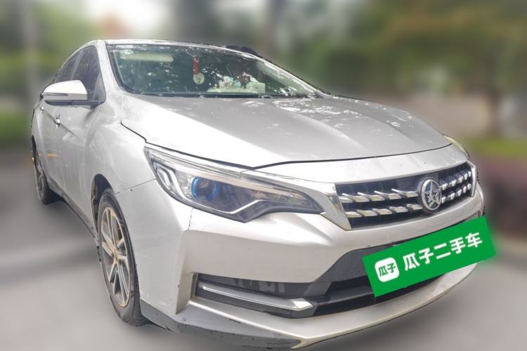 Used Venucia D60 2019 100 000 Honor 1.6L XL CVT Chenku Edition China VI Standard Front Right 45 Deg