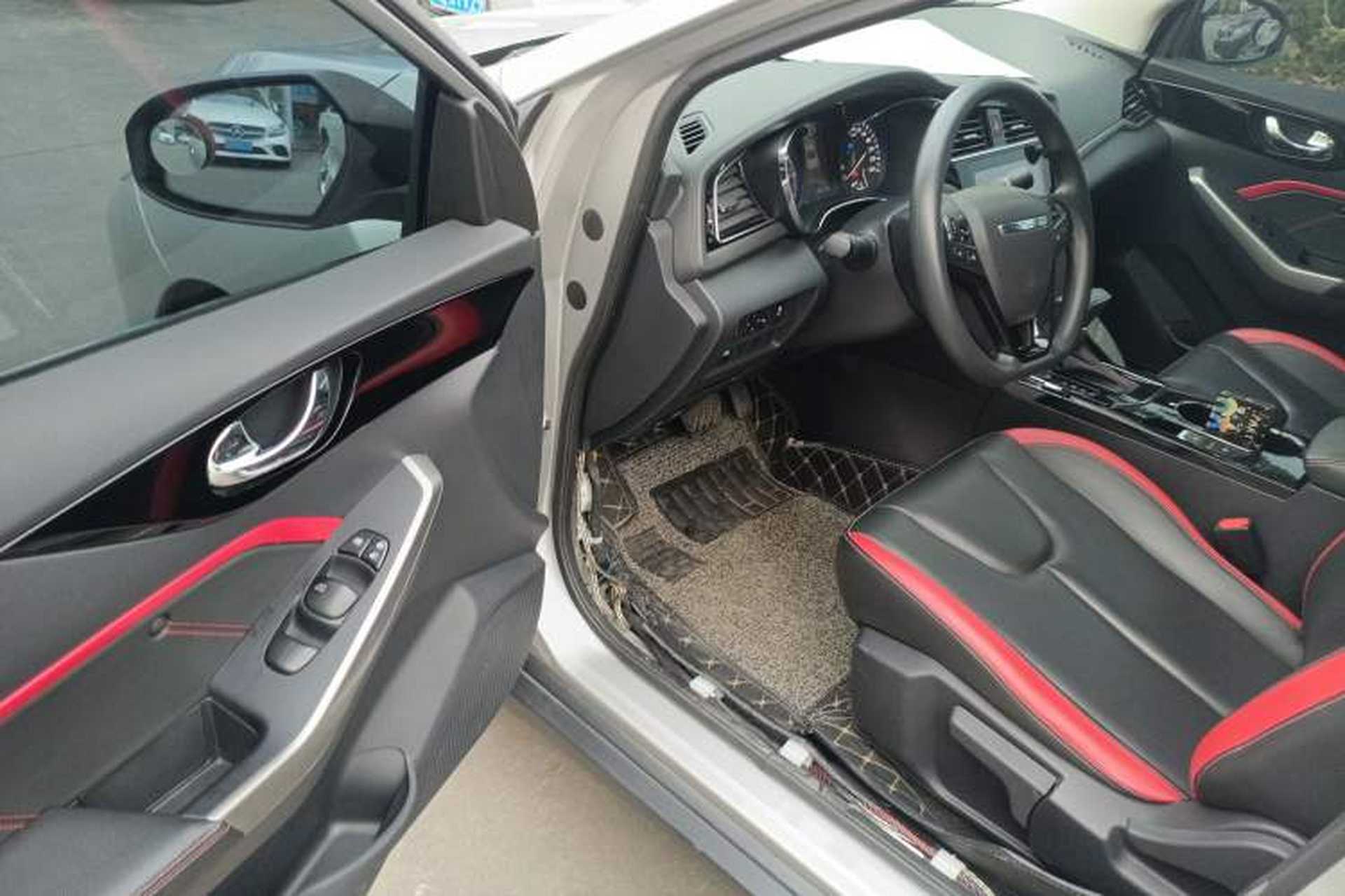 Used Venucia D60 2019 100 000 Honor 1.6L XL CVT Chenku Edition China VI Standard Interior 3