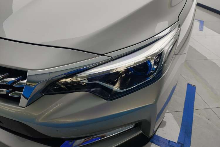 Used Venucia D60 2019 100 000 Honor 1.6L XL CVT Chenku Edition China VI Standard Left Front Headlight
