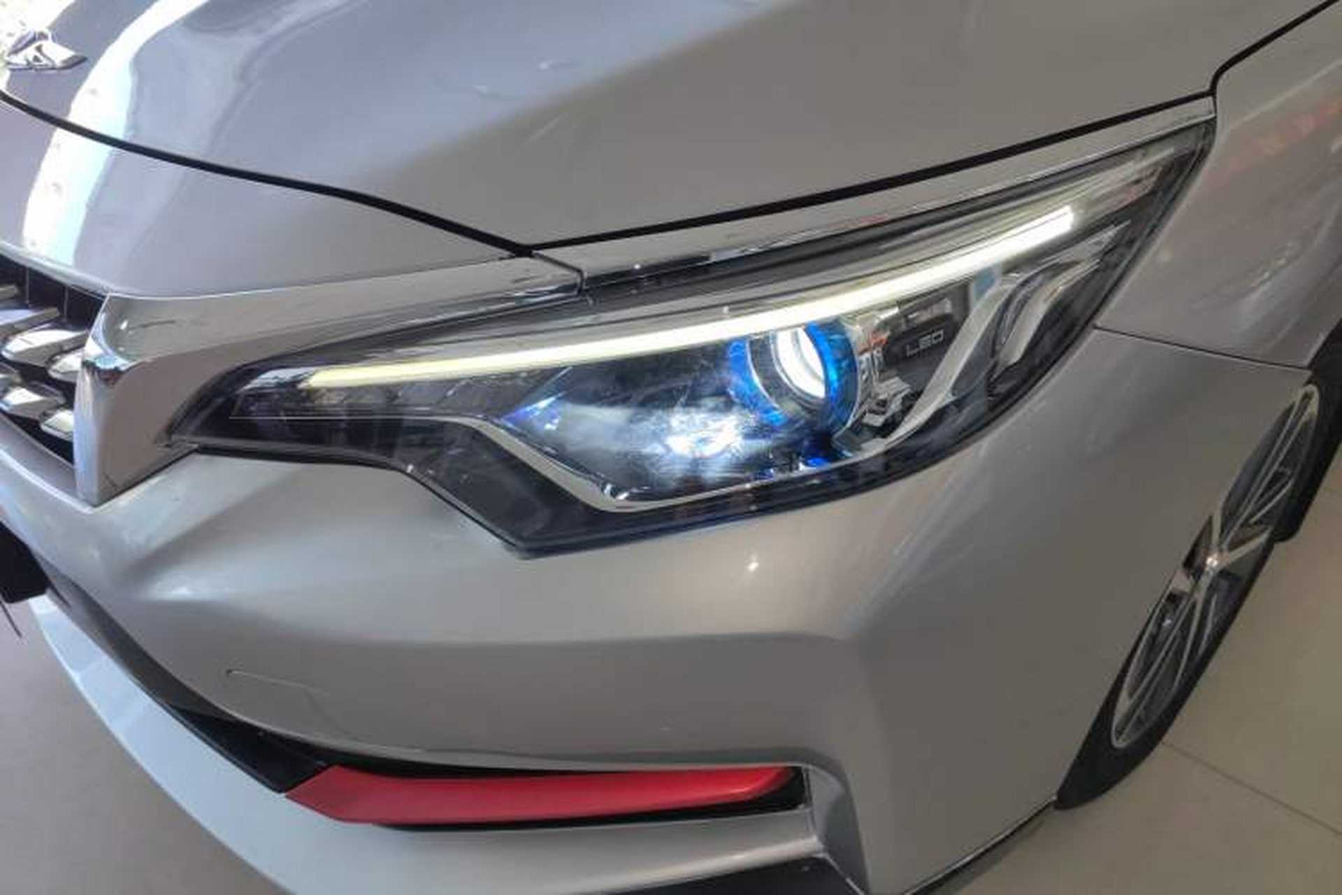 Used Venucia D60 2019 100 000 Honor 1.6L XL CVT Chenku Edition China VI Standard Left Front Headlight